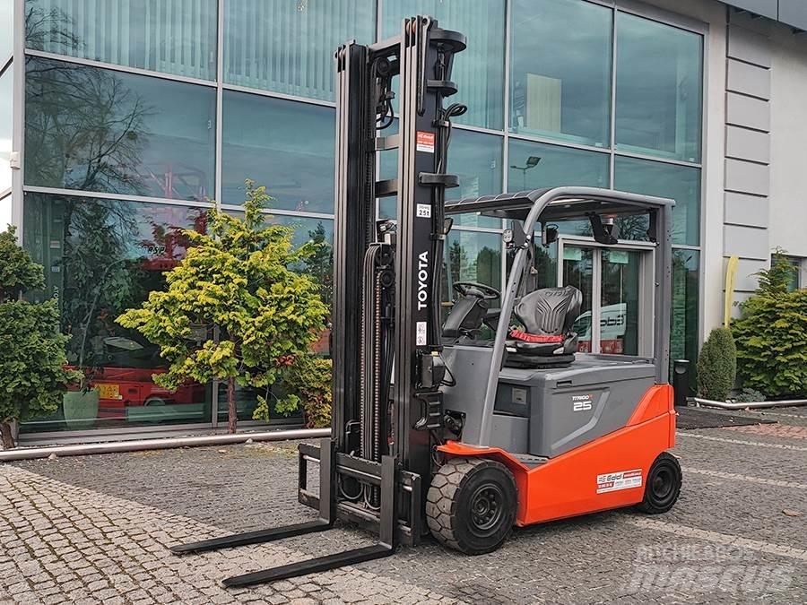 Toyota 8FBMT25 El gaffeltrucks