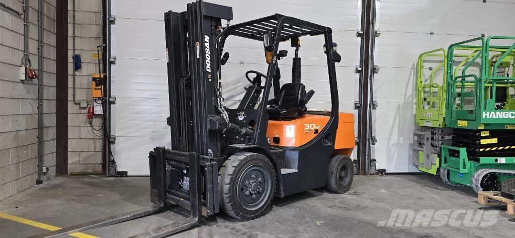 Doosan D 30 GP Diesel gaffeltrucks