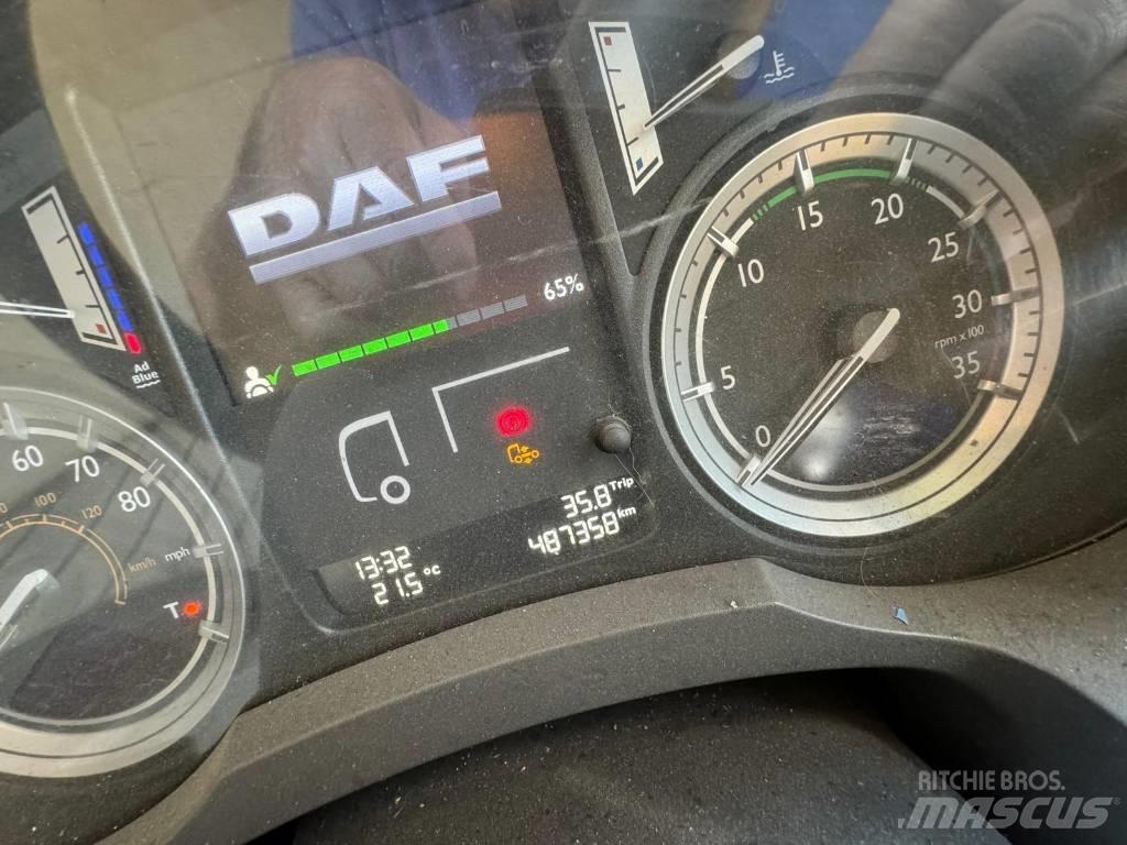 DAF LF 220 Flatbed lastbiler med spil