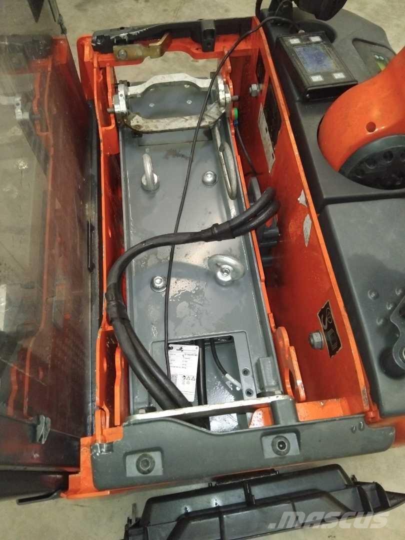 Linde L12AP Selvkørende stablere