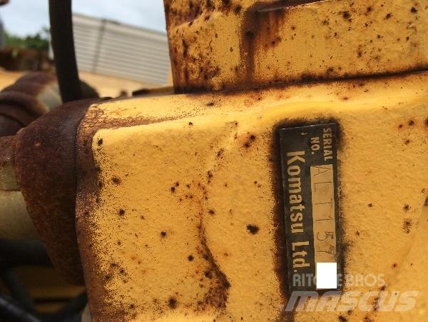 Komatsu PC200-8-AC Gravemaskiner på larvebånd