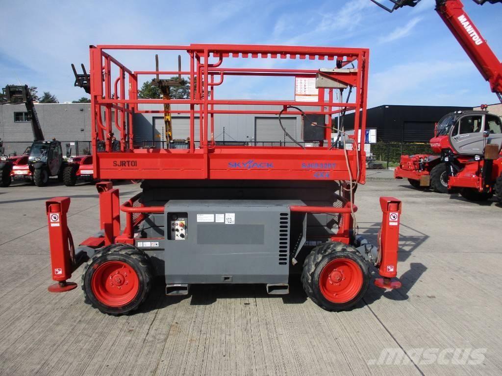 SkyJack SJ 6832 RT Saxlifte