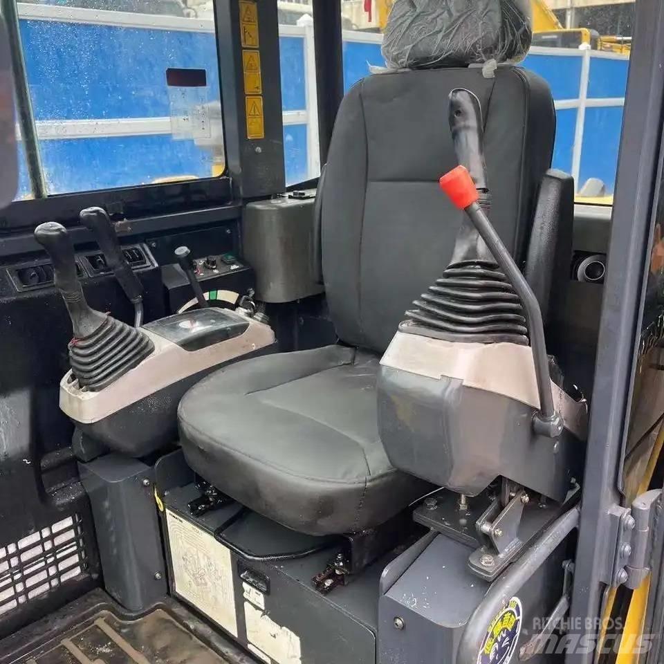 Komatsu PC56-7 Gravemaskiner på larvebånd