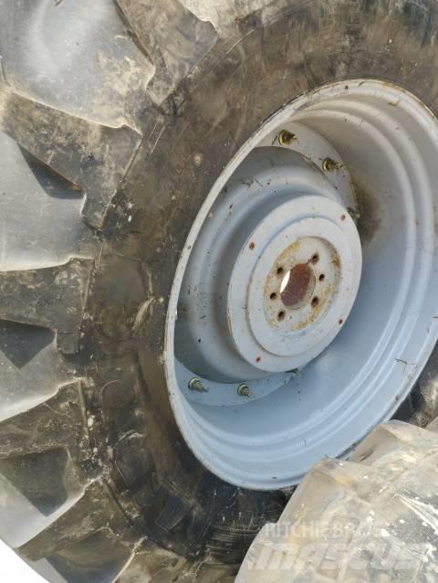 Michelin 20.8R38 Hjul, Dæk og Fælge