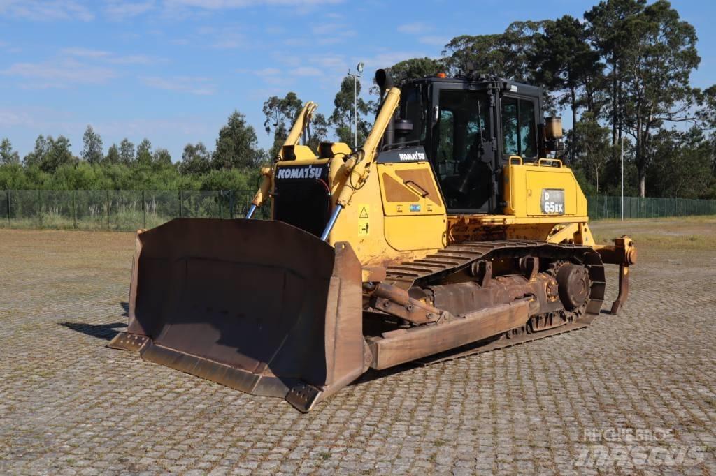 Komatsu D65EX-16 Bulldozer på larvebånd