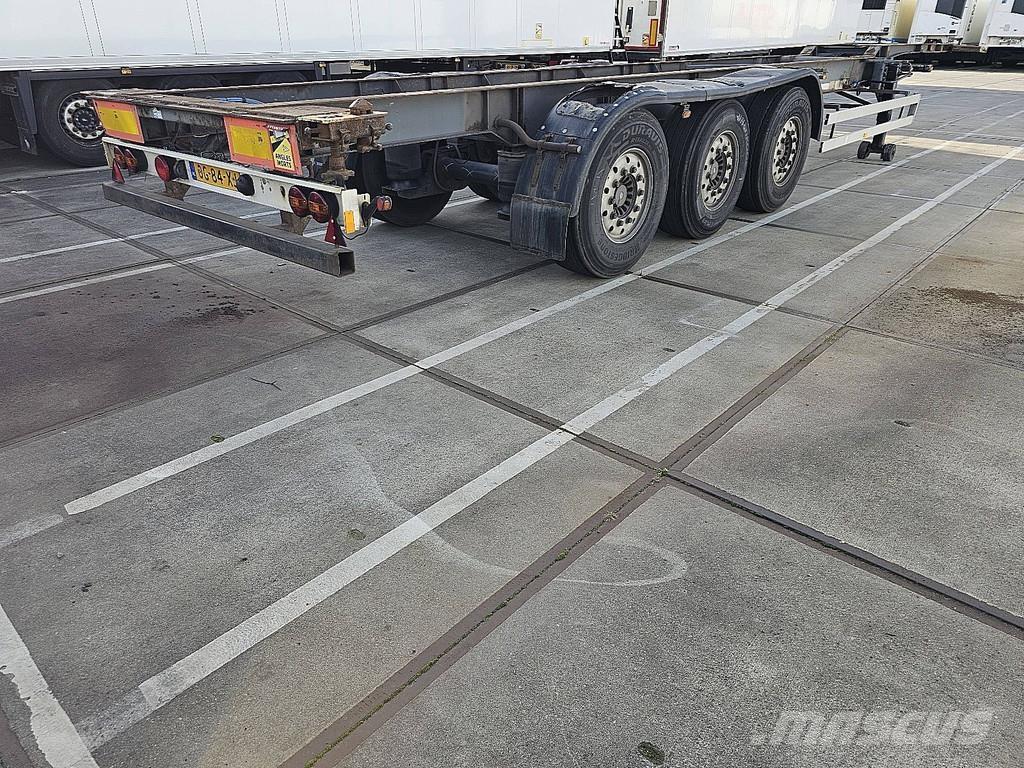 Pacton T3-007 Semi-trailer med containerramme