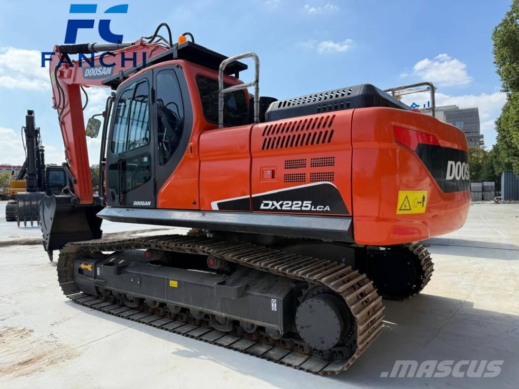 Doosan DX 225 Gravemaskiner på larvebånd