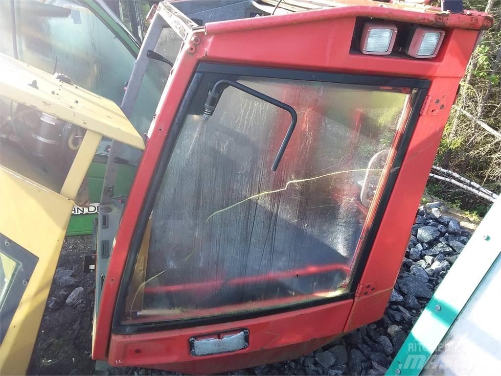 Komatsu 911.5 Kabiner og interiør
