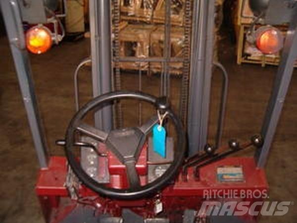 Nissan KAH01A18V Gaffeltrucks - andre