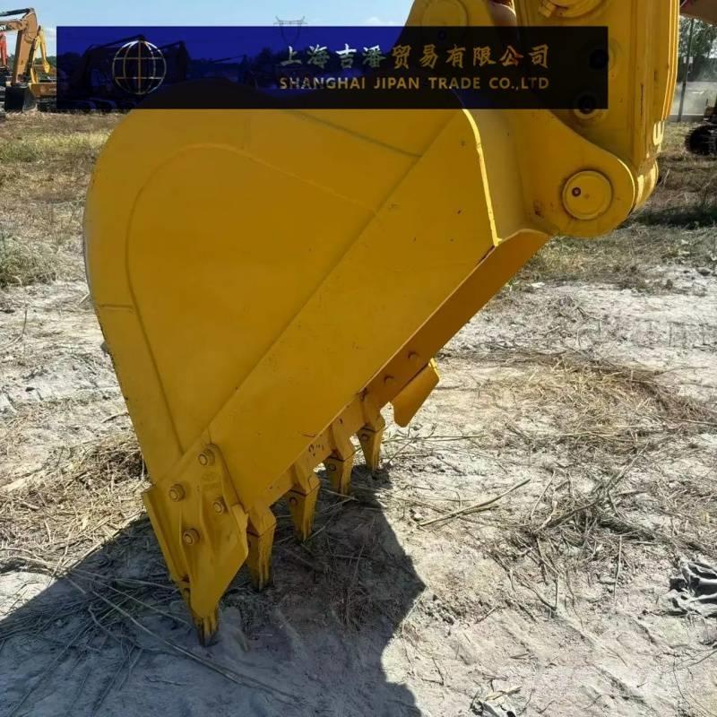 Komatsu PC 210 Gravemaskiner på larvebånd