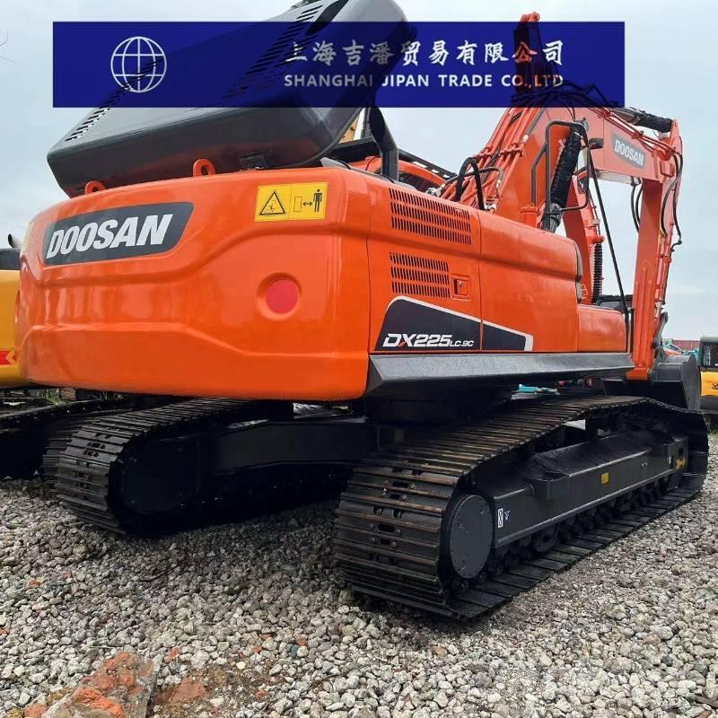 Doosan DX 225 Gravemaskiner på larvebånd