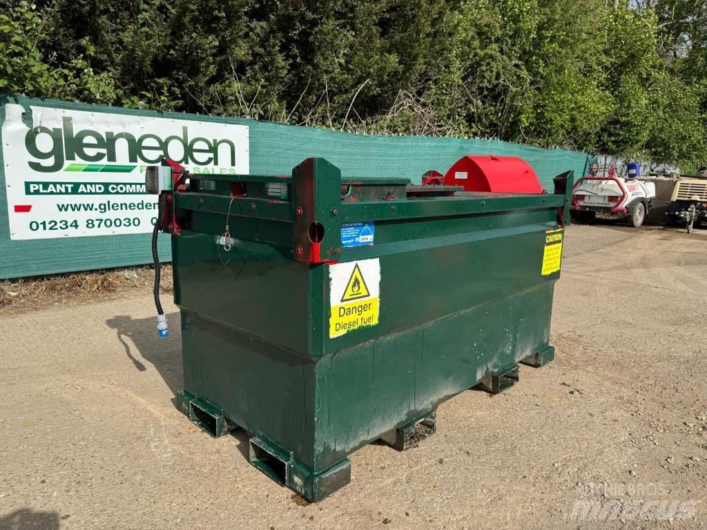 Western 500 GALLONS Brændstof- og tilsætningstank.