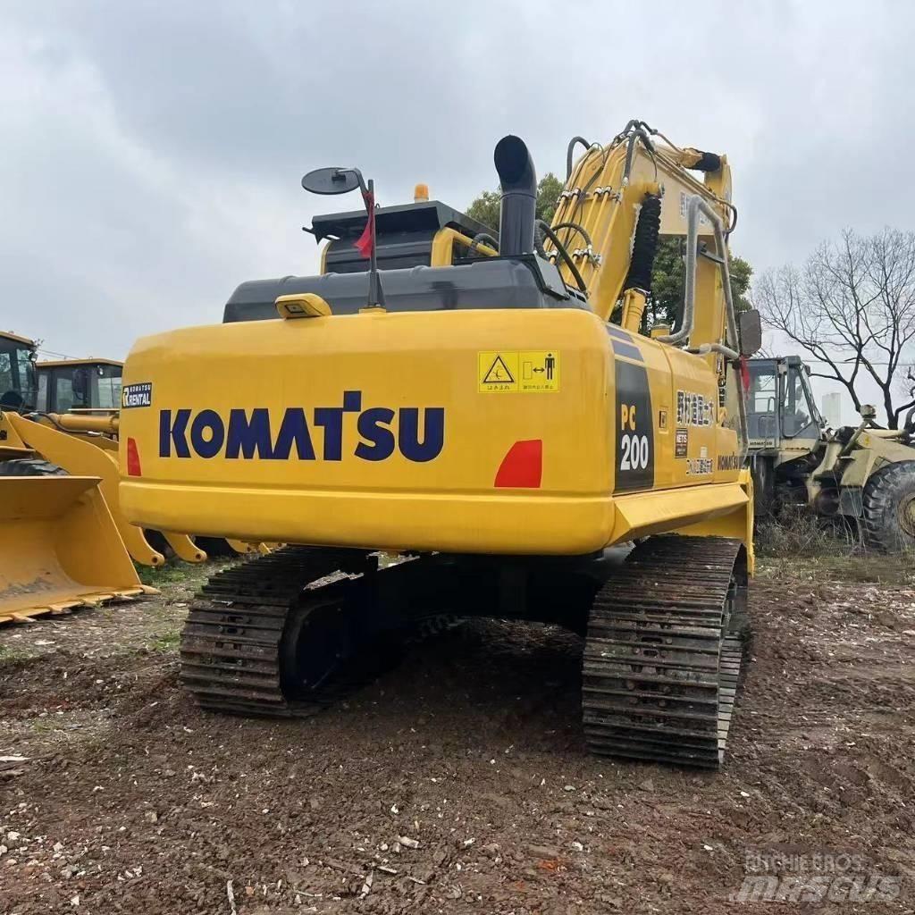 Komatsu PC 200-8 Gravemaskiner på larvebånd