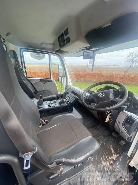 Mercedes-Benz UNIMOG Lastbiler med tip