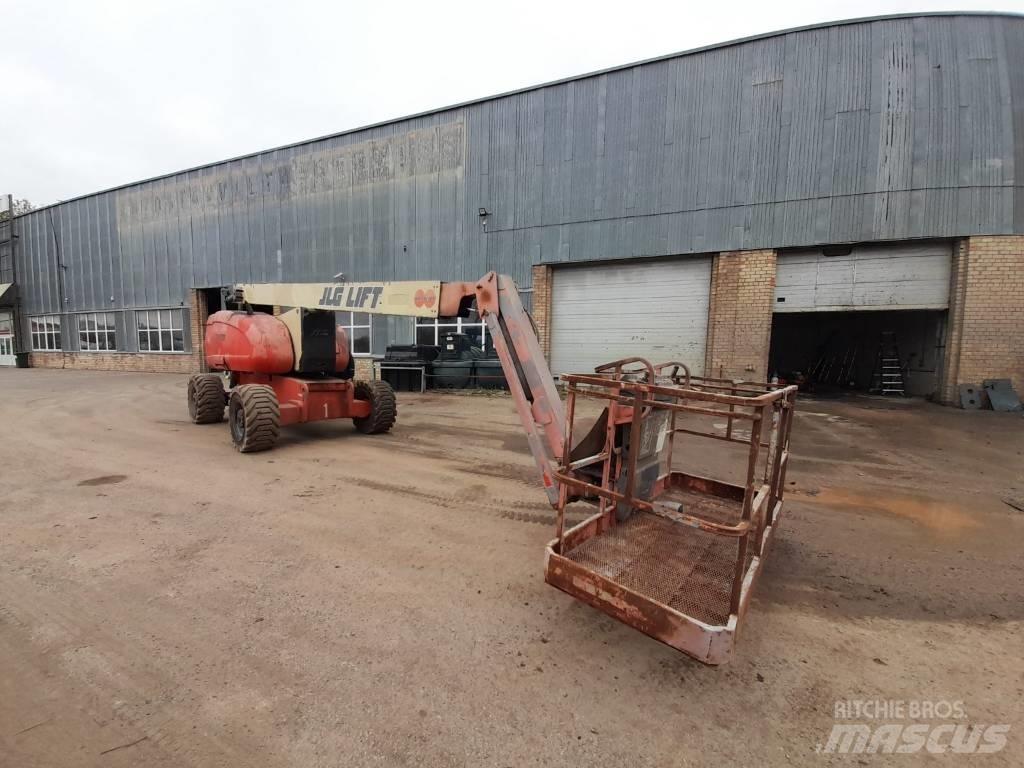 JLG 800 AJ Teleskoplifte