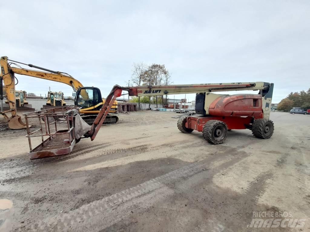 JLG 800 AJ Teleskoplifte