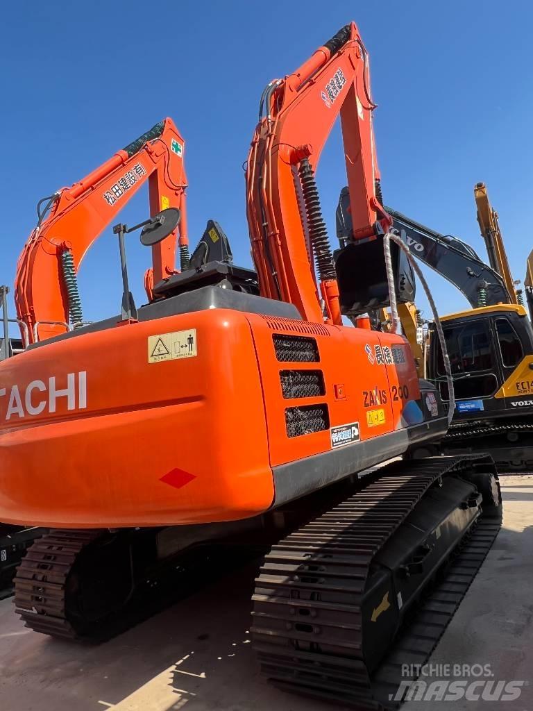 Hitachi ZX200 Gravemaskiner på larvebånd