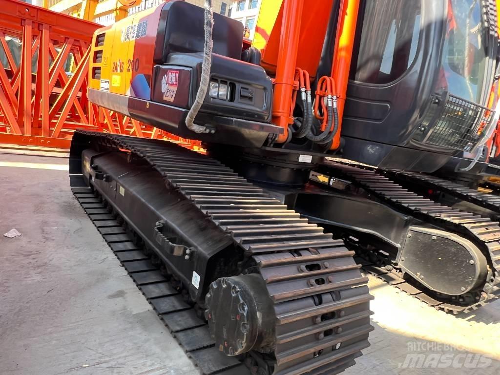 Hitachi ZX200 Gravemaskiner på larvebånd