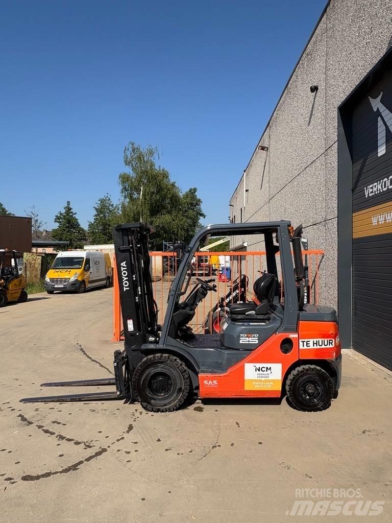 Toyota 8 FDF 25 Diesel gaffeltrucks