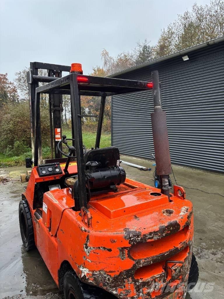 Jelau truck Diesel gaffeltrucks