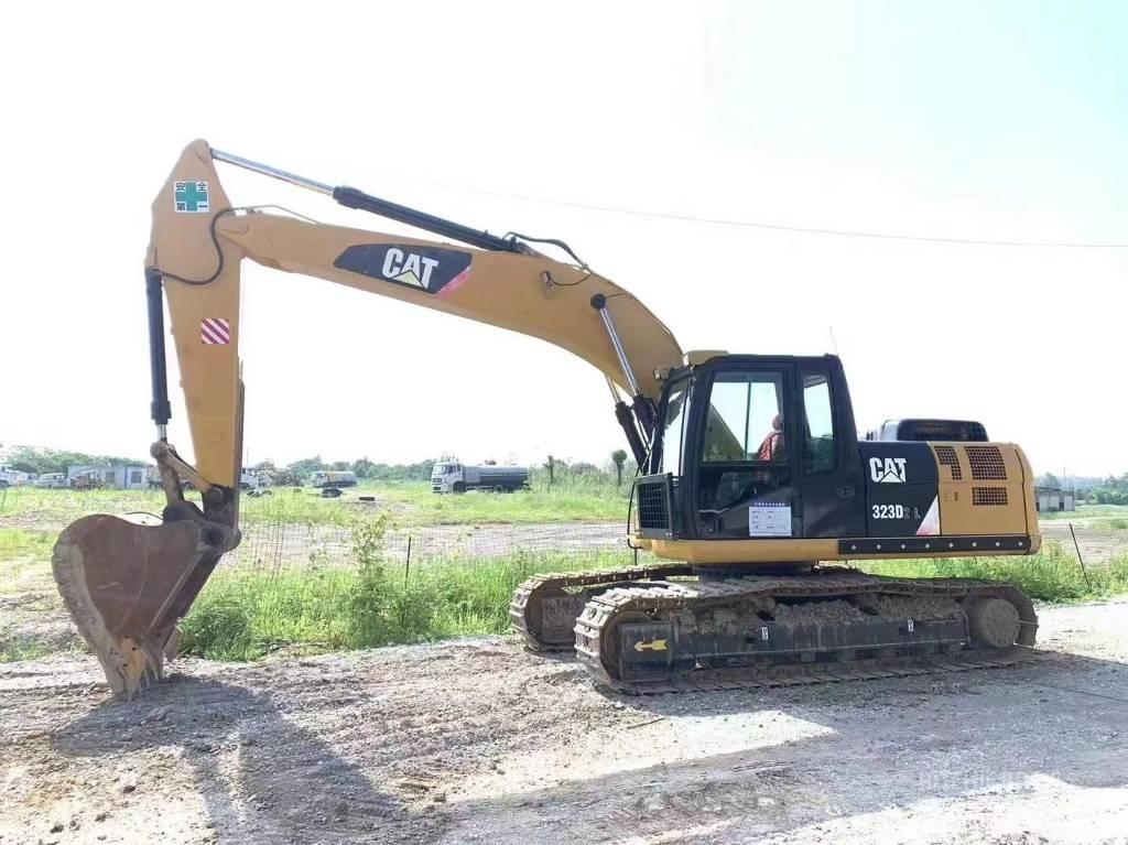 CAT 323D Gravemaskiner på larvebånd