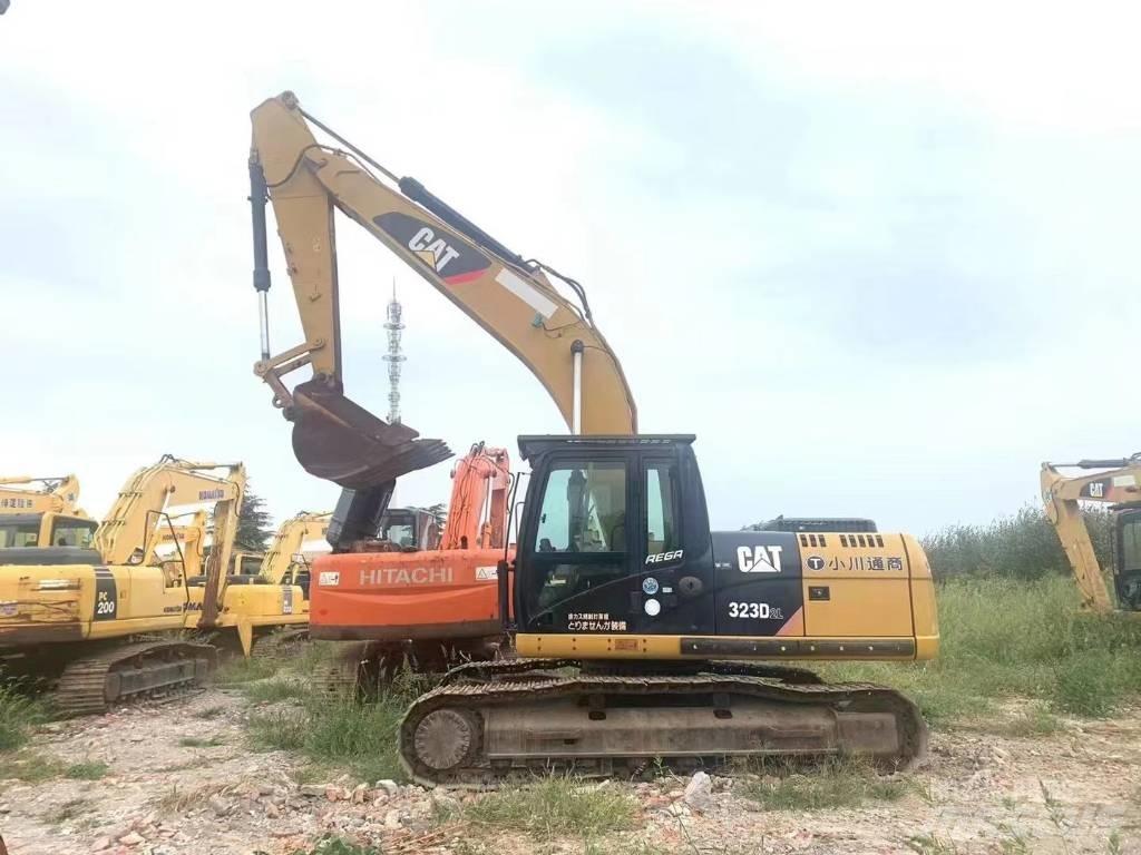 CAT 323D Gravemaskiner på larvebånd