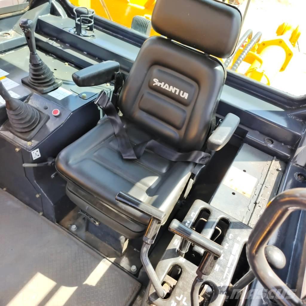 Shantui SD 32 Bulldozer på larvebånd