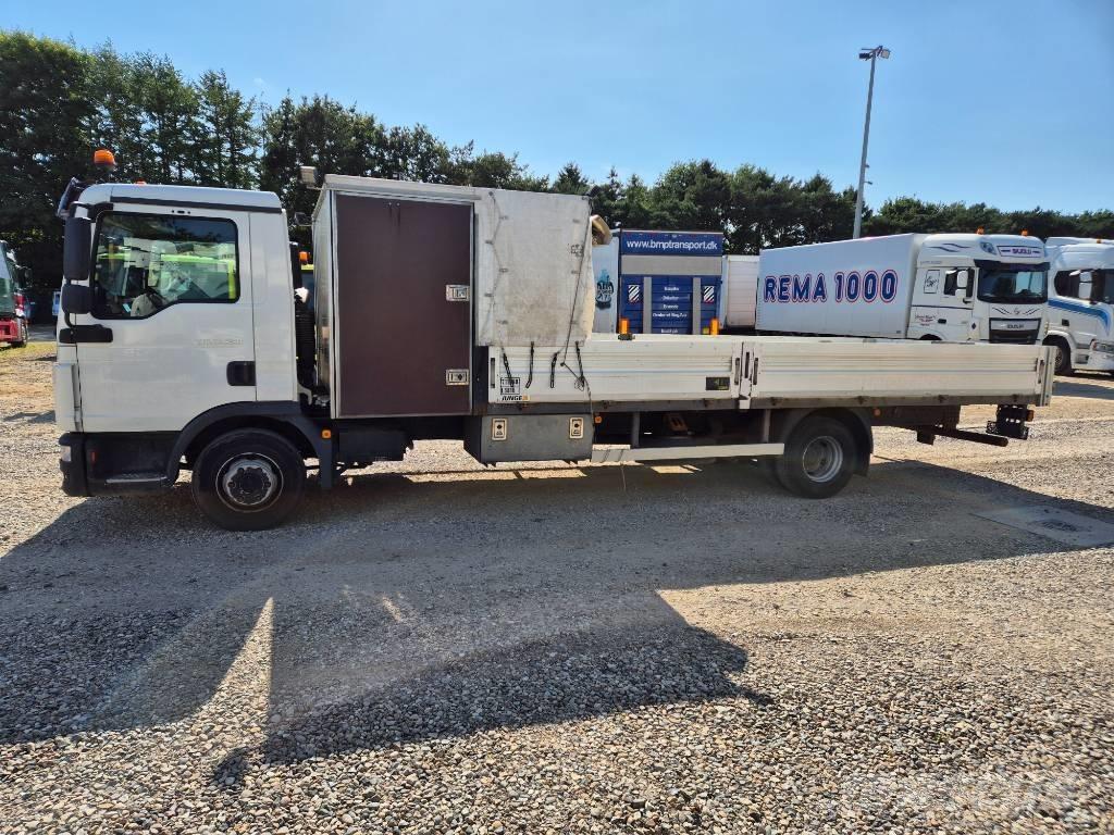 MAN TGL 12.250 Lastbil med lad/Flatbed