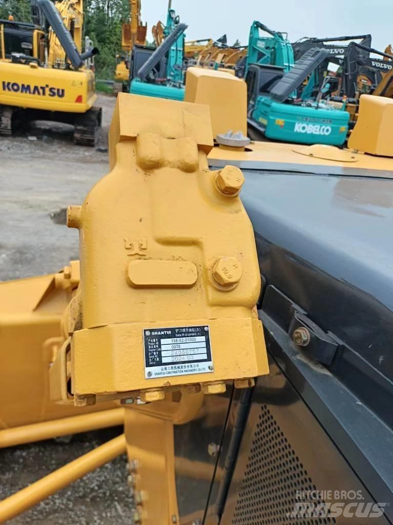 Shantui D22 Bulldozer på larvebånd