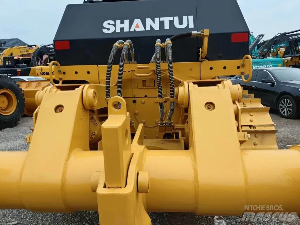 Shantui D22 Bulldozer på larvebånd