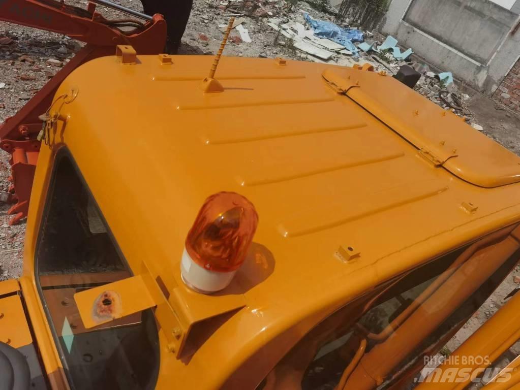 Hyundai R215VS Gravemaskiner på larvebånd
