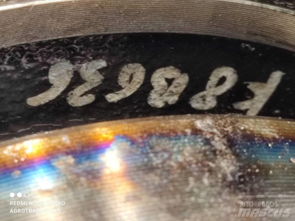 Bobcat T hub Aksler