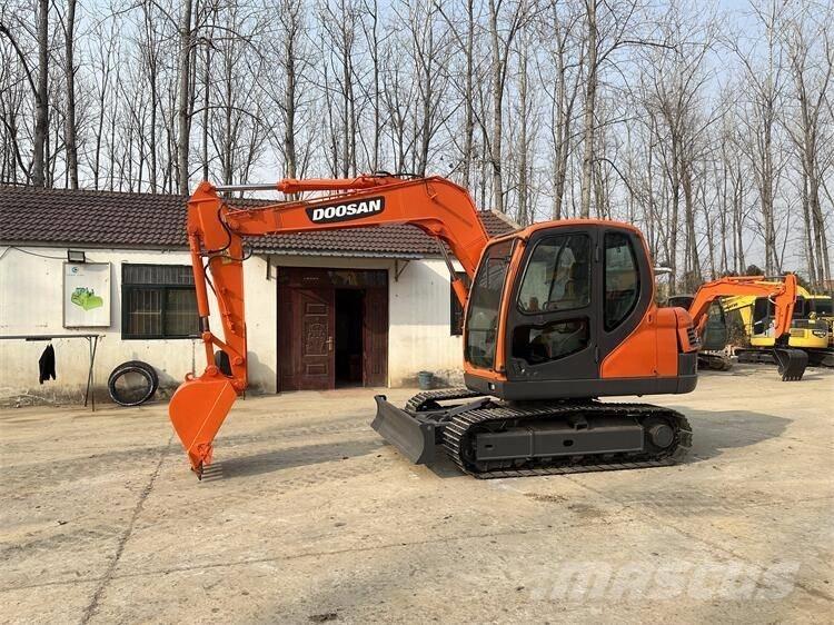 Doosan DX75 Gravemaskiner på larvebånd