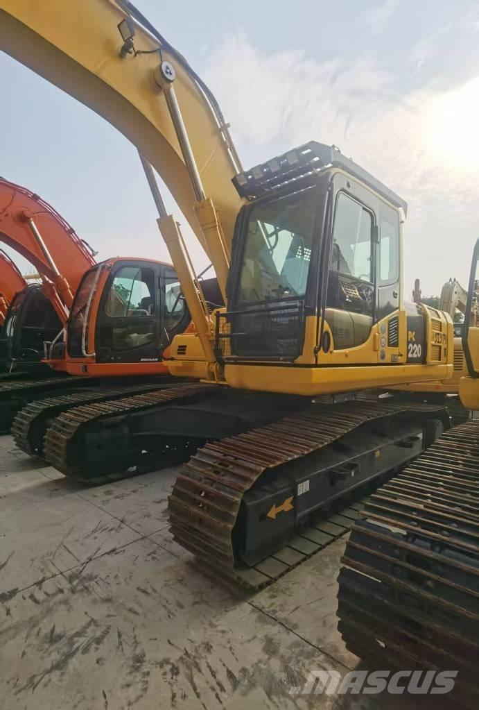 Komatsu PC 220-8 Gravemaskiner på larvebånd