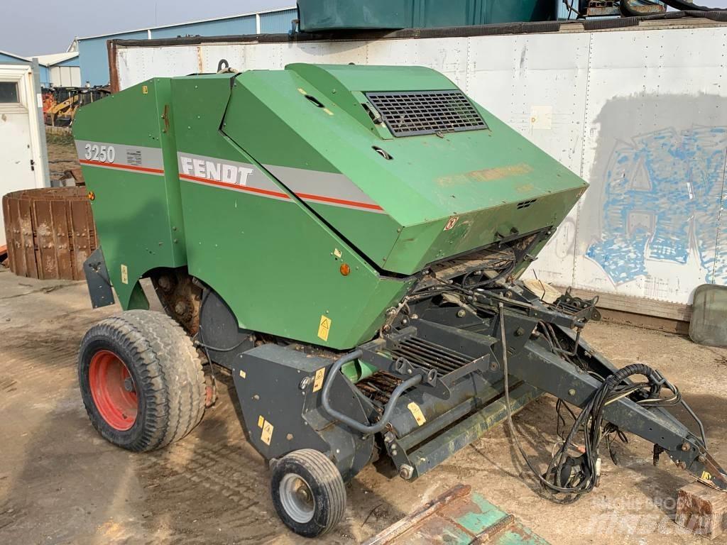 Fendt 3250 Rundballe-pressere