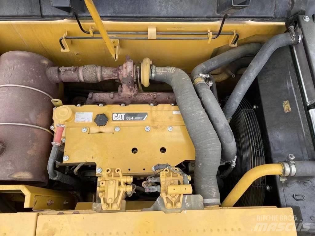 CAT 323 D L Gravemaskiner på larvebånd