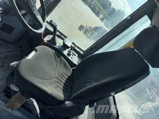 Komatsu WA 250-5 Læssemaskiner på hjul