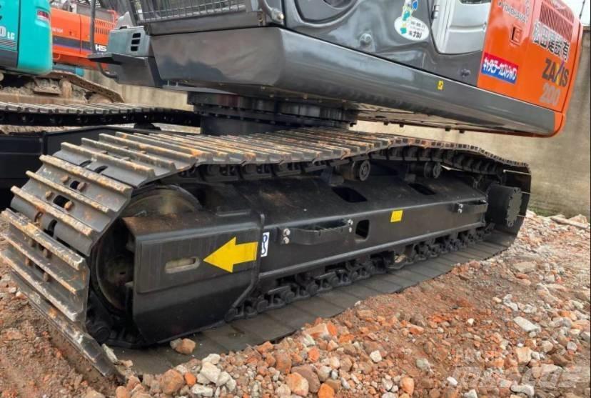Hitachi 200-3 Gravemaskiner på larvebånd