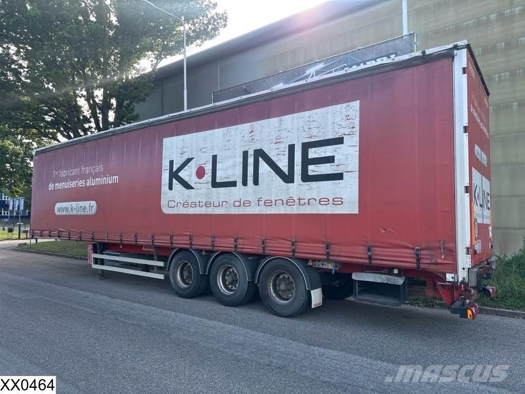 Fruehauf Tautliner Semi-trailer med Gardinsider