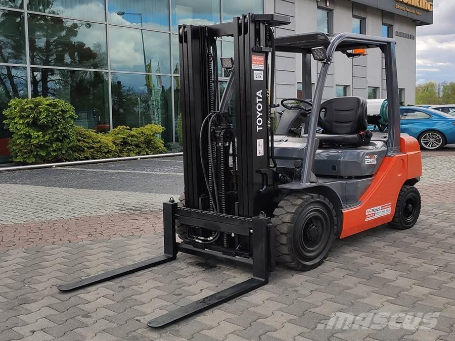 Toyota 02-8FGF25 LPG gaffeltrucks