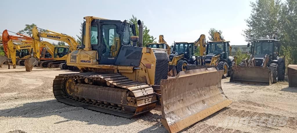 Komatsu D61EX-15 Bulldozer på larvebånd