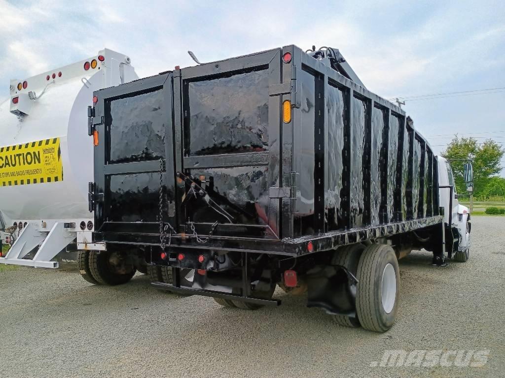 International 4300 Gribere