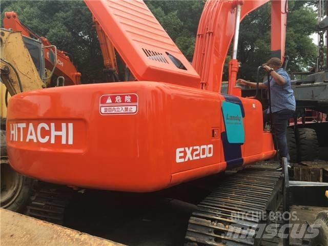 Hitachi EX 200 Gravemaskiner på larvebånd