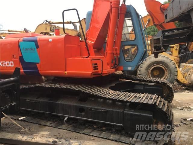 Hitachi EX 200 Gravemaskiner på larvebånd