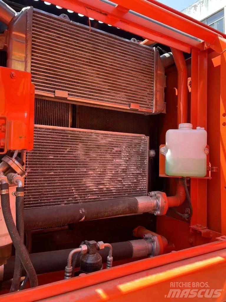 Doosan DX225LC Gravemaskiner på larvebånd
