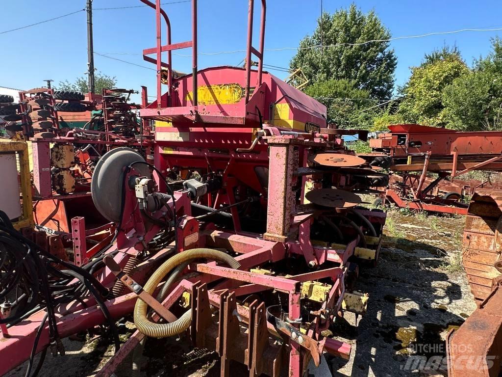 Väderstad Rapid400F Såmaskine