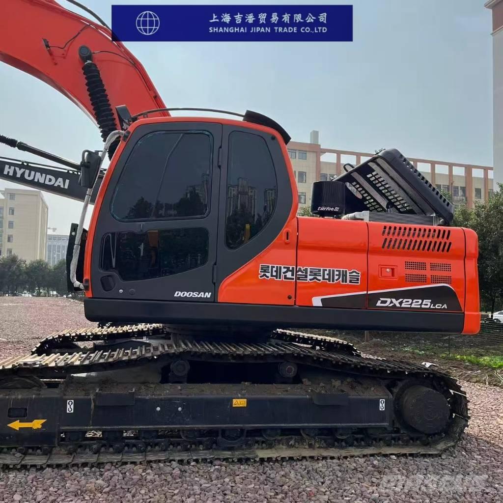 Doosan DX 225 Gravemaskiner på larvebånd
