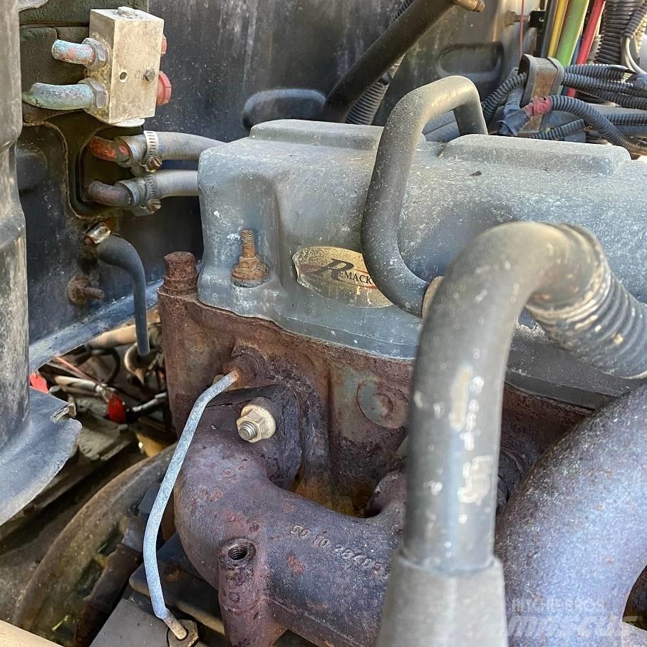 Mack CHN613 Trækkere