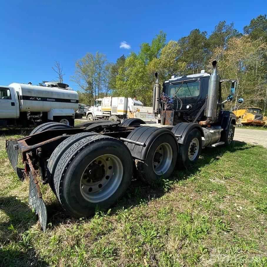 Mack CHN613 Trækkere