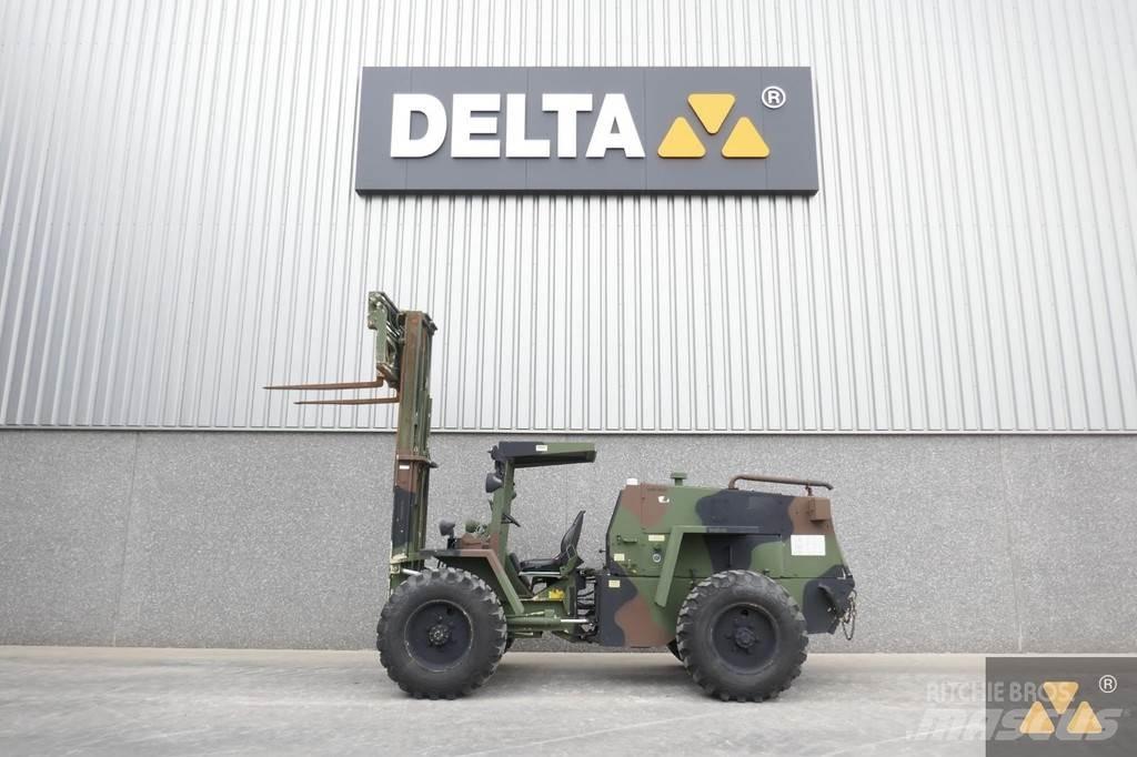 CASE M4K Ex-army Terrængående gaffeltruck